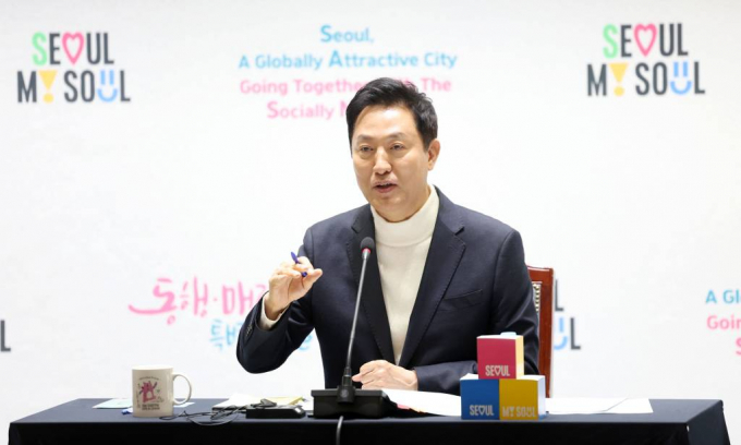오세훈 서울시장이 4일 서울시립대 입학식에 참석한다. 사진은 지난 2월 서울시청에서 2024년 신년을 맞아 외신기자단과 시정 운영 계획 관련 간담회를 하고 있는 오 시장. /사진= 뉴시스