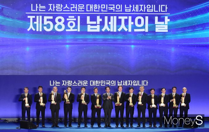 ▲ 국세 7,000억원 ~ 1,000억원 탑 수상 기업들