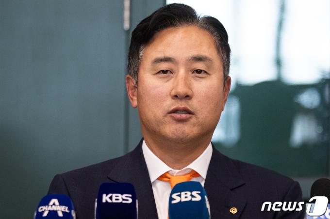 [사진] 스프링캠프 마치고 돌아온 최원호 한화 이글스 감독