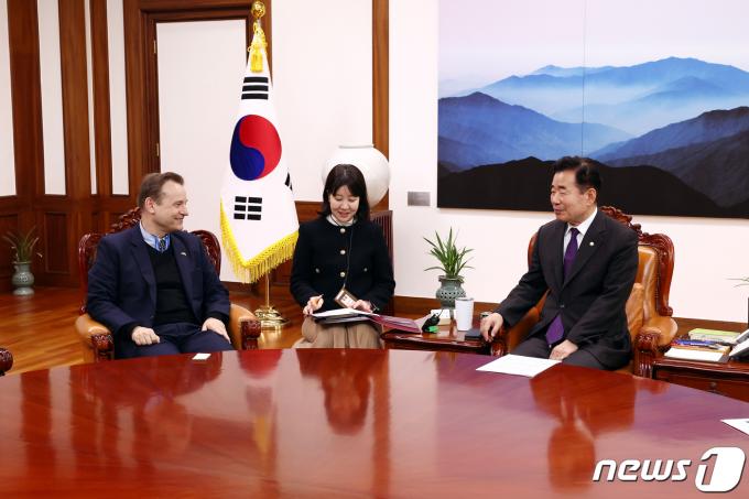 [사진] 김진표 의장, 게오르크 빌프리트 슈미트 주한독일대사 접견