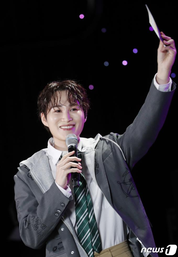 [사진] 김희재, 너무 멋진 '먼데이 보이'