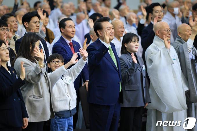 [사진] 윤 대통령, 팔공산 국립공원 승격 축하
