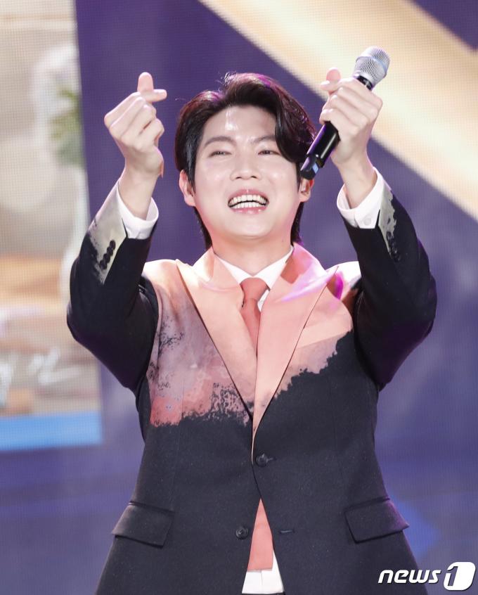 [사진] 손태진 '더 트롯쇼' 1위