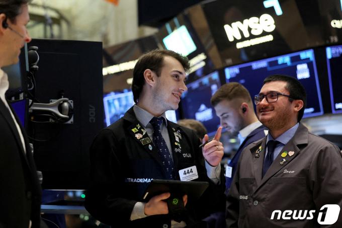 NYSE 트레이더들. ⓒ 로이터=뉴스1