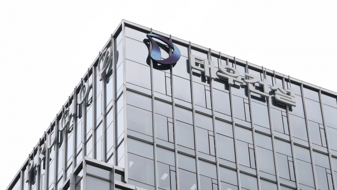 대우건설이 최근 신용보증투자기구(CGIF, Credit Guarantee and Investment Facility) 보증으로 1억5000만싱가포르달러(한화 약 1484억원) 채권 발행에 성공했다. 지난해 쿠웨이트에서 2억달러 규모의 이슬람채권을 을발행한 이후 싱가포르에서도 자금조달을 완료한 셈이다./사진=뉴시스