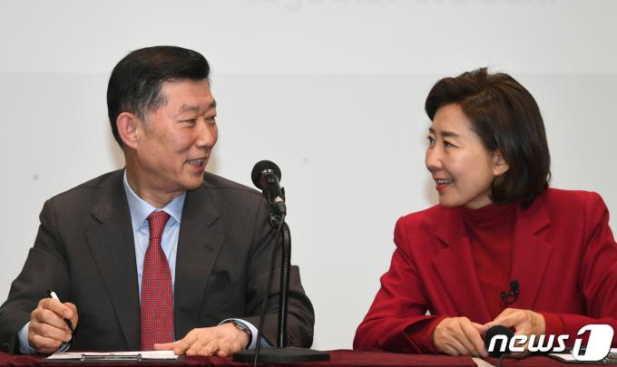 [사진] 청년토론회 참석한 김홍국·나경원
