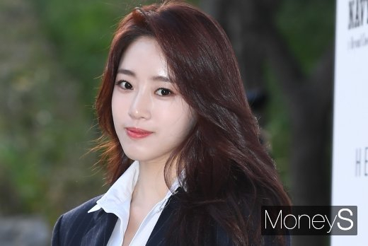 그룹 티아라 출신 배우 함은정의 미담이 뒤늦게 알려졌다. 사진은 지난 2019년 서울 성동구 성수동 서울숲 은행나무길에서 열린 고태용 디자이너의 '비욘드클로젯'(Beyond Closet) 2020 S/S 컬렉션 기념 포토월 행사에 참석한 걸그룹 티아라 출신 배우 함은정. /사진=장동규 기자