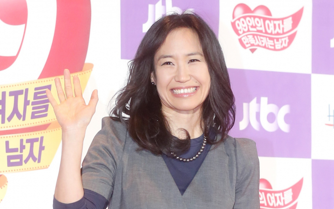 방송인 강주은이 '홈쇼핑의 여왕'다운 수익을 공개했다. 사진은 지난 2014년 서울 중구 호암아트홀에서 열린 JTBC 새 예능 '99인의 여자를 만족시키는 남자' 제작발표회에 참석한 방송인 강주은. /사진=머니투데이