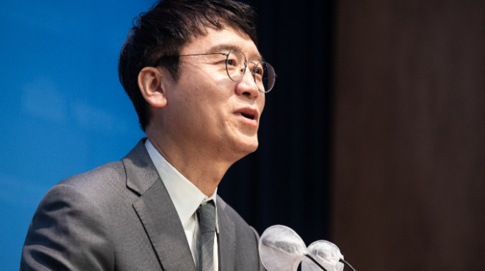 김웅 국민의힘 의원이 국민의힘 유경준 의원 컷오프(공천배제)에 관련해 "오컬트 공천, 파묘 공천"이라고 지적했다. 사진은 지난 1월 여의도 국회에서 총선 불출마를 선언하는 김웅 의원. /사진=뉴스1 