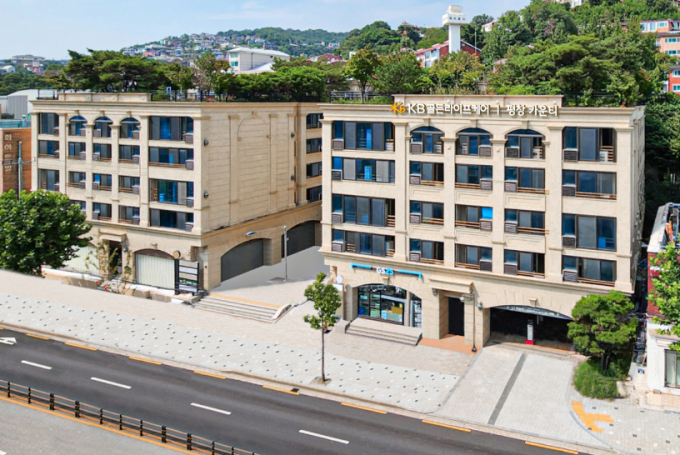 KB골든라이프 평창카운티(사진) 다른 실버타운보다 보증금과 월세를 낮추면서도 시설을 고급화 했다는 장점을 갖춘 것으로 알려져 있다./사진=KB라이프생명