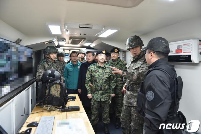 [사진] 통합방위훈련 현장지도 나선 김명수 합참의장