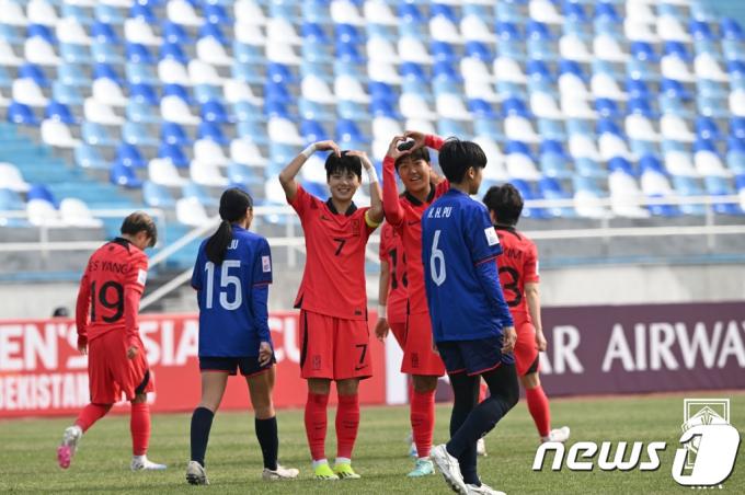 [사진] 대만 상대 골잔치 벌인 한국 여자 U-20 대표팀