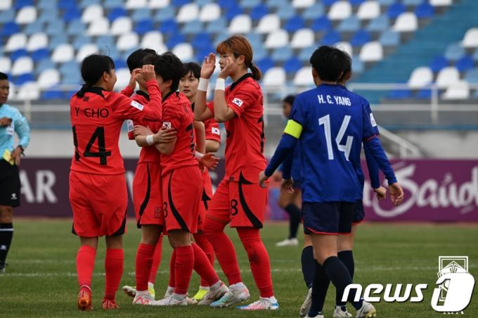 [사진] 한국 여자 U-20 대표팀 대만 상대로 골잔치
