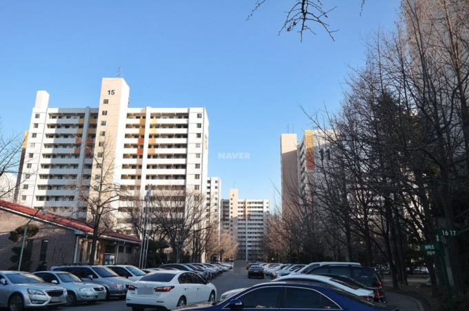 서울 마포구 성산시영이 재건축 사업에 속도를 내고 있다. 사진은 성산시영 아파트. /사진=네이버지도 캡처 