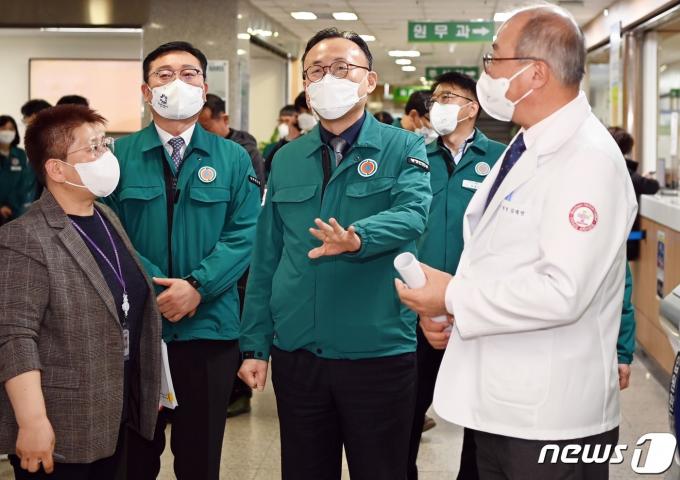 [사진] 이한경 재난안전관리본부장, 순천의료원 현장 점검