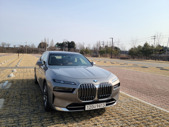 BMW의 플래그십 모델 740i /사진= 지선우 기자