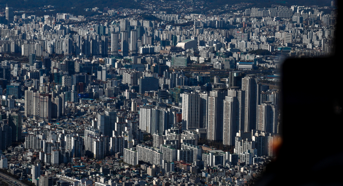2023년 서울 지식산업센터 거래액은 약 6000억원으로 전년(9000억원)보다 38%가량 감소했다. 내내 감소세를 보이던 매매거래액은 4분기 소폭 올랐는데, 올해 금리 인하에 의한 투자자 기대감이 반영된 결과로 해석됐다./사진=뉴시스