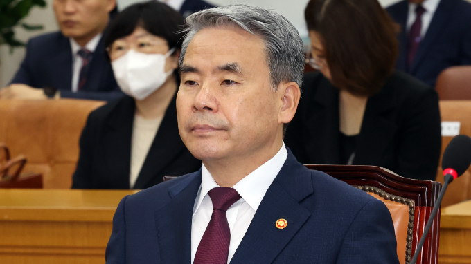 지난 1월 해병대 채모 상병 사건 조사에 외압을 가한 혐의로 출국금지 조치를 받은 이종섭 전 국방부 장관의 출국금지 조치가 해제됐다. 사진은 지난해 9월 국방위원회 전체회의에 참석한 이 전 장관. /사진=뉴스1