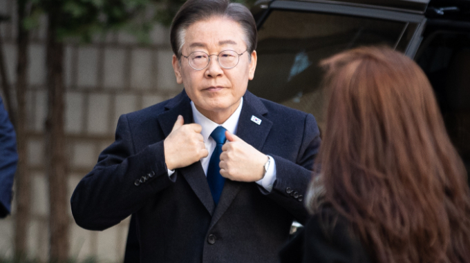 이재명 더불어민주당 대표가 '비명횡사' 논란 속 공천을 마무리하고 본격적으로 선거 유세에 . 사진은 8일 서울 서초구 중앙지방법원에서 열린 공직선거법위반 공판에 출석하는 이재명 더불어민주당 대표. /사진=뉴스1