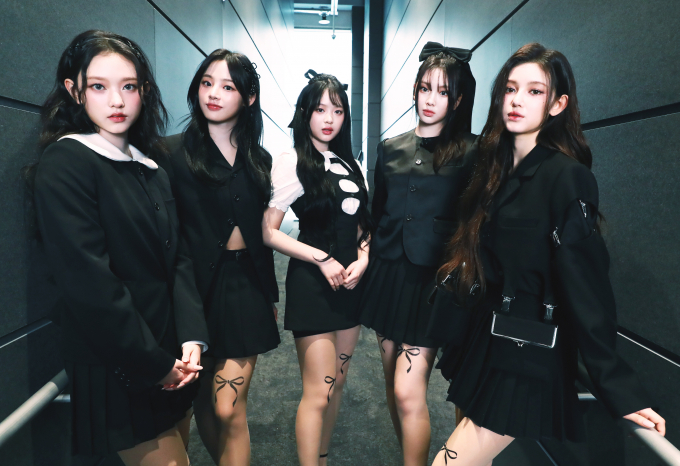 걸그룹 뉴진스가 '2024 빌보드 위민 인 뮤직 어워즈'에서 K팝 가수로는 처음으로 '올해의 그룹상'을 받았다. /사진=스타뉴스