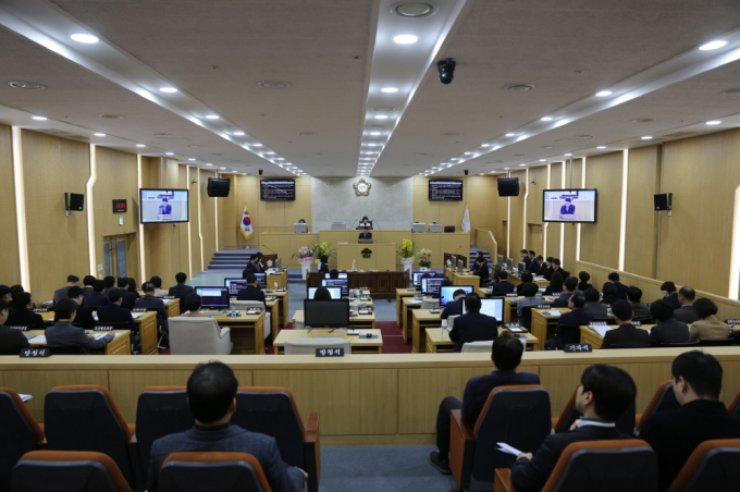 광주광역시 남구의회가 8일 제300회 임시회 2차 본회의를 열고 있다./사진=광주 남구의회