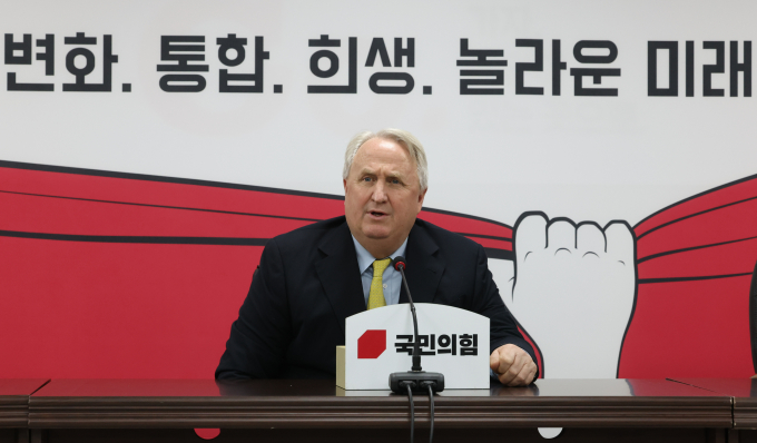 인요한 전 국민의힘 혁신위원장이 오는 9일 국민의미래 비례대표 후보로 출마한다. 사진은 인 위원장이 지난해 12월7일 서울 여의도 국민의힘 당사에서 열린 혁신위원회 제12차 전체회의에서 발언하는 모습. /사진=뉴스1