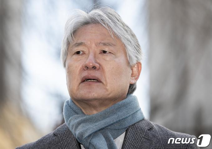 [사진] 경찰 조사 전 입장 밝히는 노환규