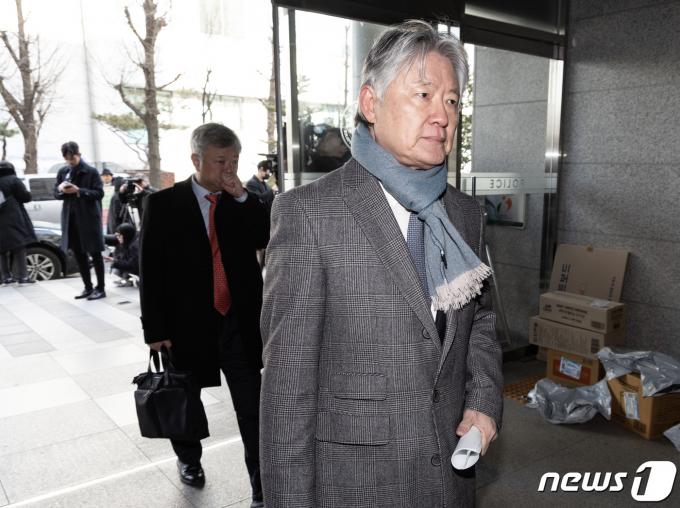 [사진] 노환규 전 의사협회장 '경찰 조사 출석'