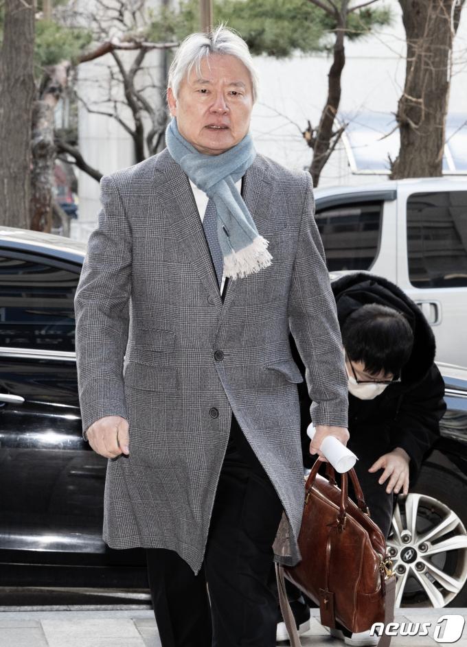 [사진] 노환규 전 의사협회장, 경찰 조사 출석