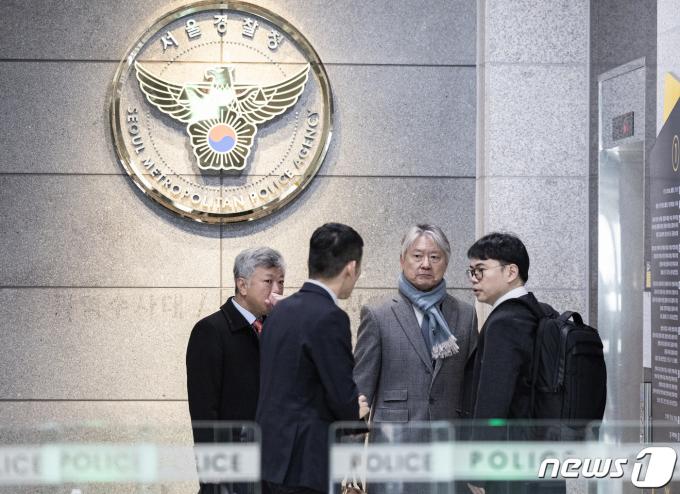 [사진] 경찰 조사 출석하는 노환규