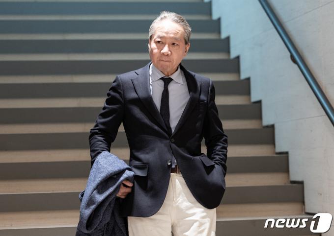[사진] 비대위 제3차 회의 참석하는 주수호 홍보위원장