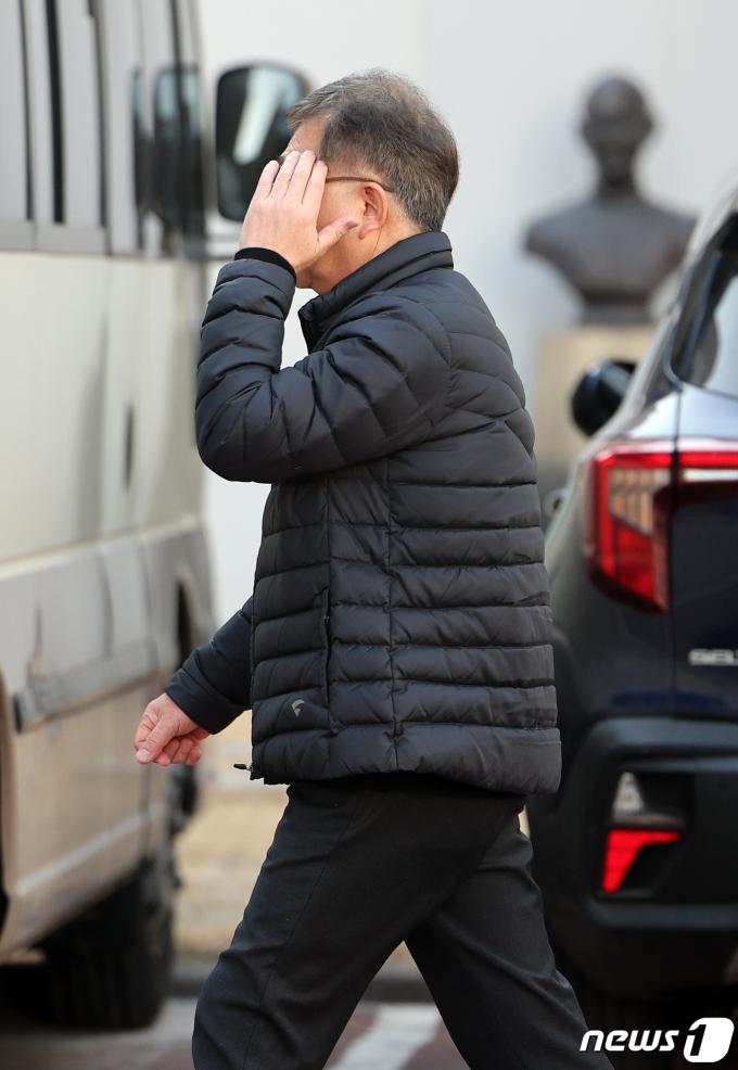 [사진] 전의교협 비공개 긴급 총회 참석하는 교수