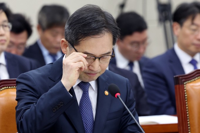 공정위는 올 1월에만 4개 소송에서 패소했다. 지난해 10월 국정감사에서 안경을 고쳐쓰는 한기정 공정거래위원회 위원장. /사진=뉴스1 