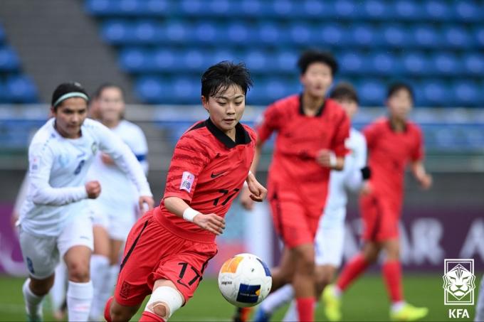 [사진] 女축구 U-20 아시안컵, 우즈벡 13-0 대승 4강행