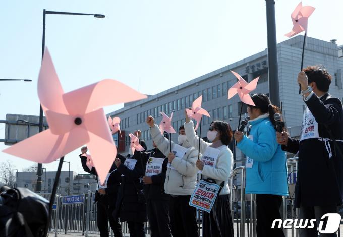 [사진] 한미연합훈련 중단 촉구 외침