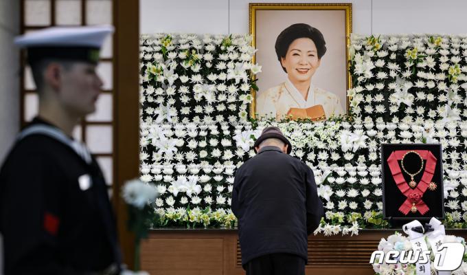 [사진] '故 손명순 여사 애도'