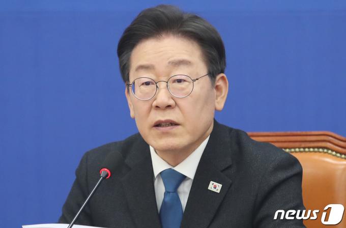 [사진] 발언하는 이재명 대표