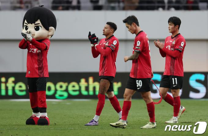 [사진] 홈 개막전 무승부 거둔 린가드