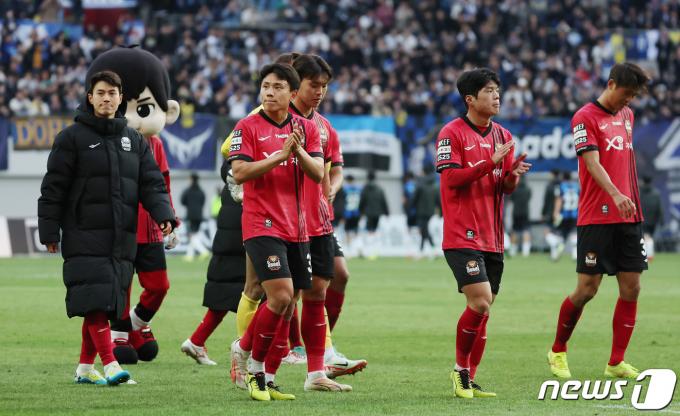 [사진] 홈개막전 무승부 거둔 FC서울