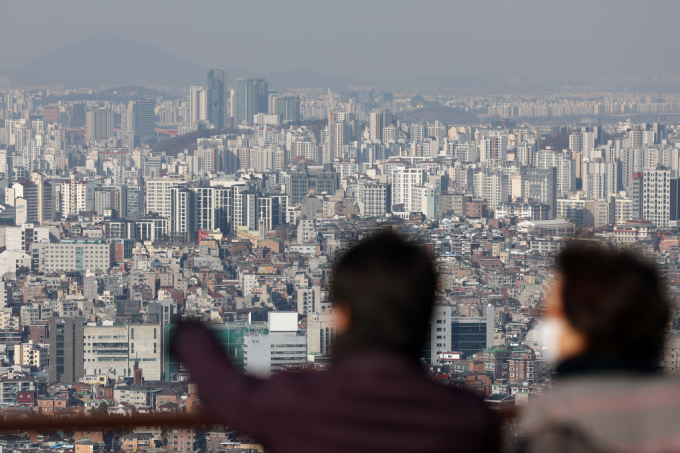외국인의 국내 부동산 매입 비중이 매년 증가하고 있다. 사진은 서울시내 한 아파트 밀집 지역. /사진=뉴스1