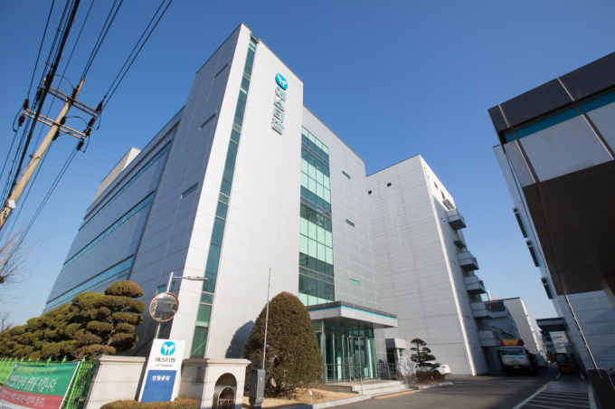 에스티팜이 레고켐바이오와 ADC 분야 공동연구·제조위탁계약을 체결하면서 전반적인 CDMO 서비스를 제공한다. /사진=에스티팜