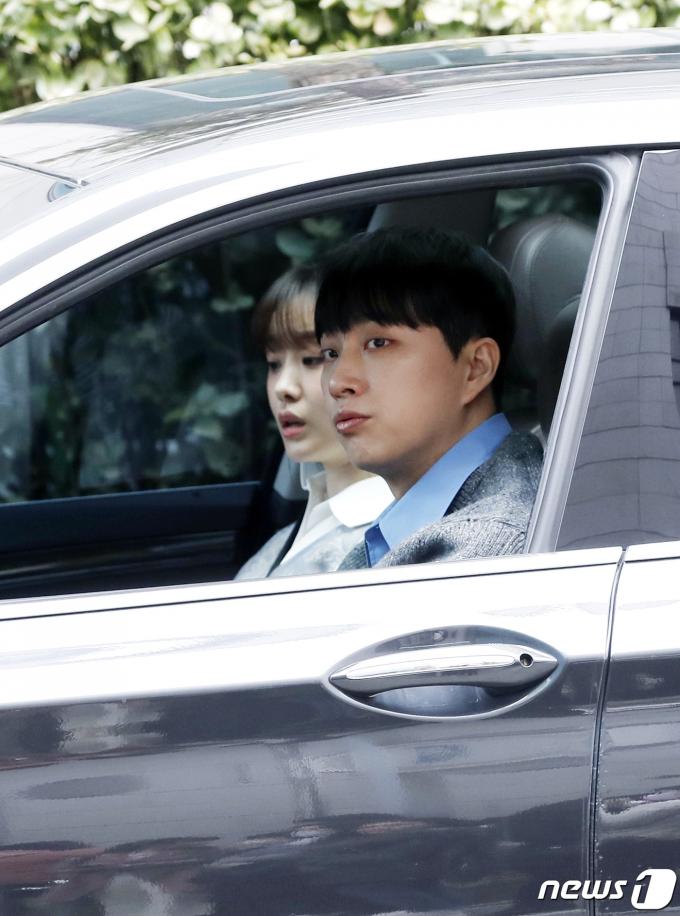 유튜버 박위가 ‘불후의 명곡’ 녹화를 위해 11일 서울 영등포구 KBS 신관에 도착해 주차를 하고 있다. ⓒ News1 권현진 기자