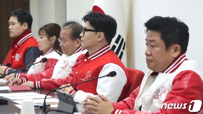한동훈 국민의힘 비상대책위원장이 11일 오전 서울 여의도 중앙당사에서 열린 비상대책위원회의에서 발언을 하고 있다. 2024.3.11/뉴스1 ⓒ News1 임세영 기자