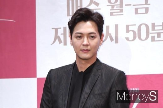 배우 박흥수가 결별했다. 사진은 지난 2019년 서울 구로구 신도림동 라마다 서울신도림 호텔에서 열린 KBS2TV 일일드라마 '우아한 모녀' 제작발표회에 참석한 배우 김흥수. /사진=장동규 기자