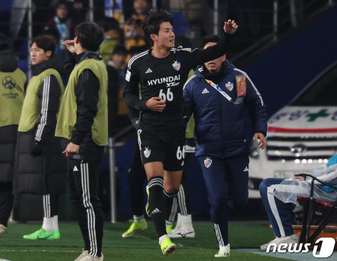 [사진] 선제골 넣은 설영우