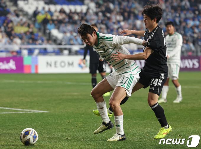 [사진] 송민규, 공은 못 내줘