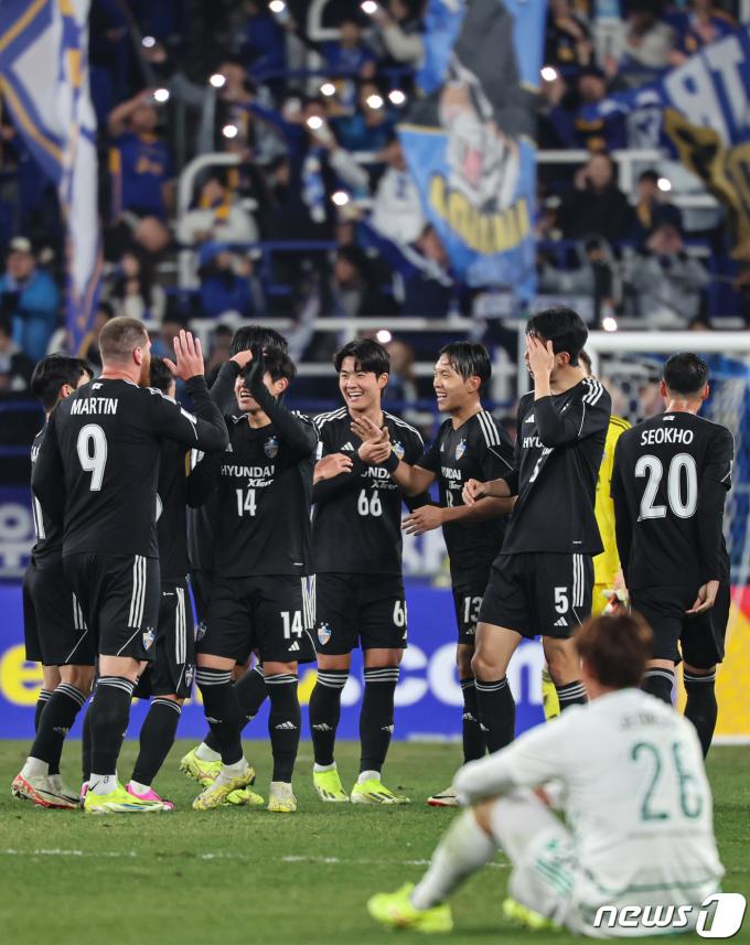 [사진] 울산HD, 현대가 라이벌 전북 1대0 제압…ACL 4강 진출