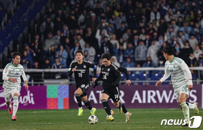 [사진] 이동경 '역습이다'