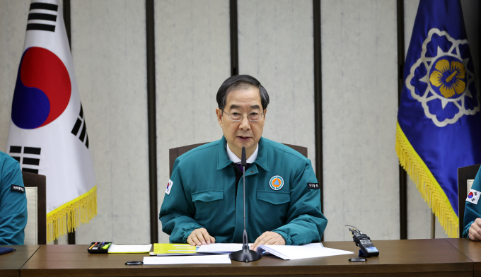 지난 12일 한덕수 국무총리가 이종섭 주호주대사 임명 논란에 대해 "사법처리 진행에 차질 없을 것"이라고 말했다. 사진은 한 총리가 13일 세종시 정부세종청사에서 열린 의사 집단행동 중앙재난안전대책본부 회의에서 발언하는 모습. /사진=뉴시스