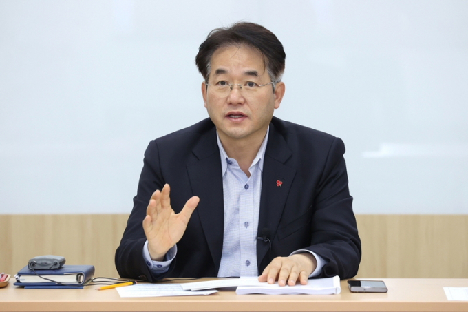 이동환 고양특례시장 13일 간부회의에서 최근 지속적인 항의성 민원으로 김포시 공무원이 극단적인 선택 관련해 "봄이 되며 민원량이 급증하면서 악성민원도 늘어날 것으로 예상된다"며 적극적인 대책 마련의 필요성을 밝혔다. / 사진제공=고양특례시 